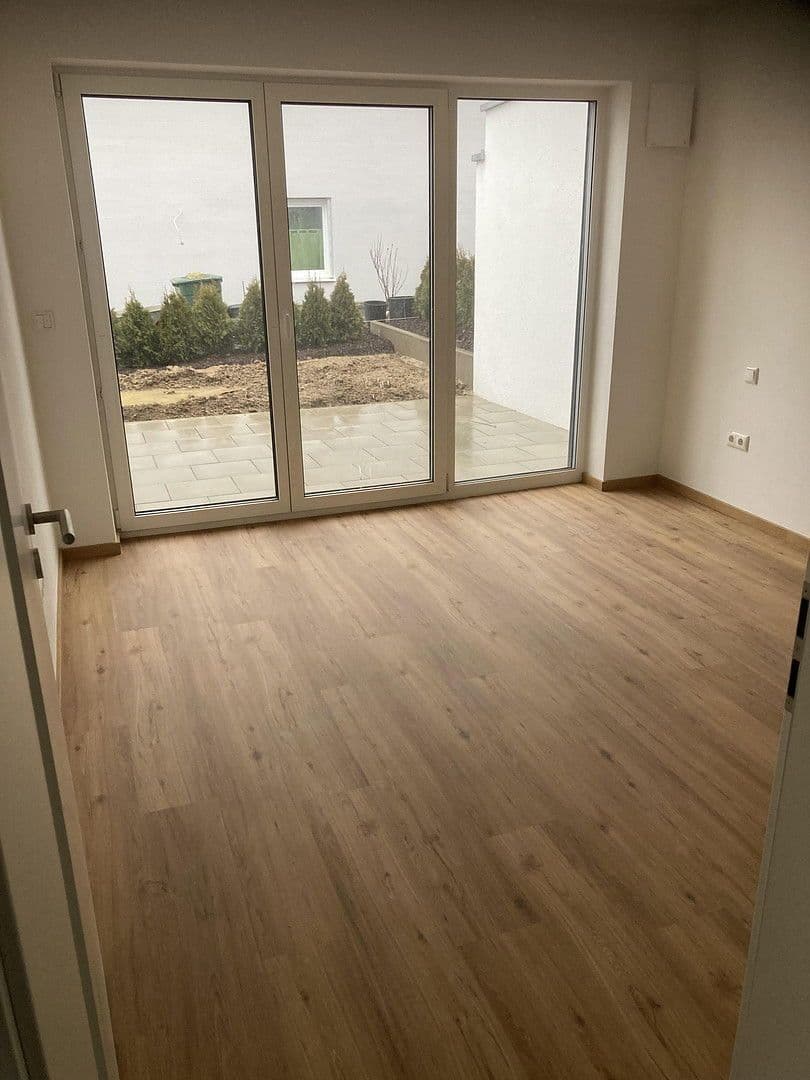 Pronájem domu 160 m², pozemek 450 m², Carlo schellemannstr 26B, Eggenfelden, Bavorsko Pronájem domu 160 m², pozemek 450 m², Carlo schellemannstr 26B, Eggenfelden, Bavorsko