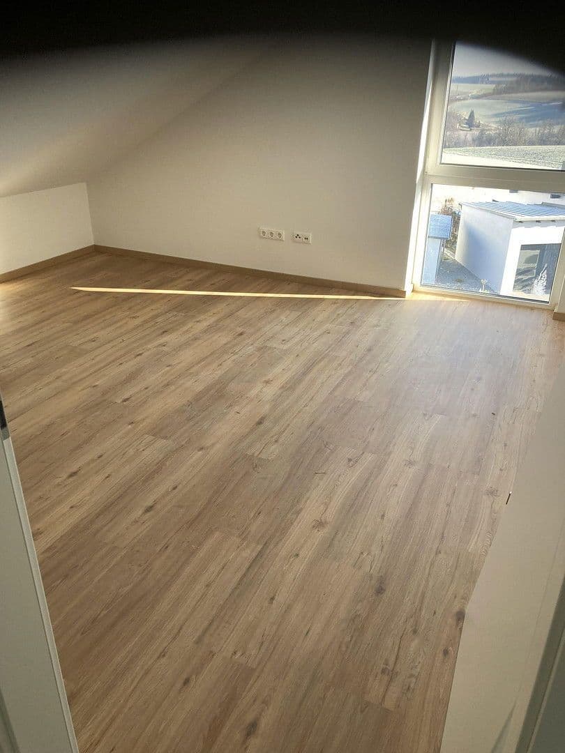 Pronájem domu 160 m², pozemek 450 m², Carlo schellemannstr 26B, Eggenfelden, Bavorsko Pronájem domu 160 m², pozemek 450 m², Carlo schellemannstr 26B, Eggenfelden, Bavorsko