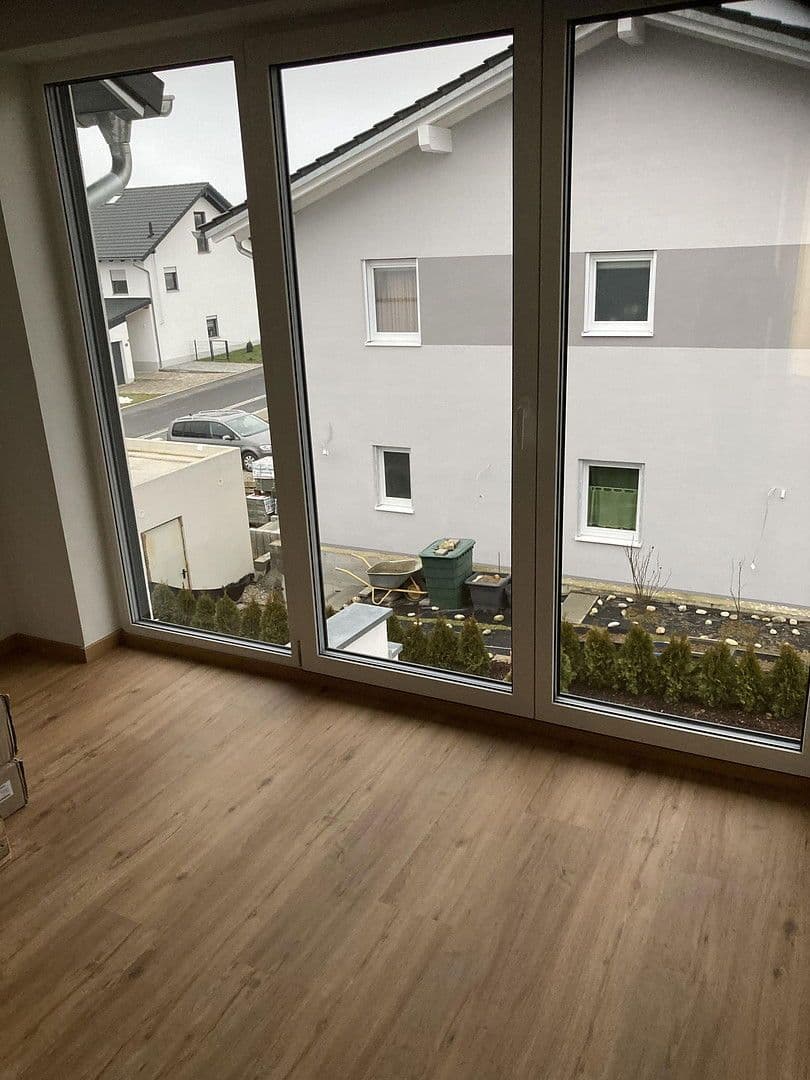 Pronájem domu 160 m², pozemek 450 m², Carlo schellemannstr 26B, Eggenfelden, Bavorsko Pronájem domu 160 m², pozemek 450 m², Carlo schellemannstr 26B, Eggenfelden, Bavorsko