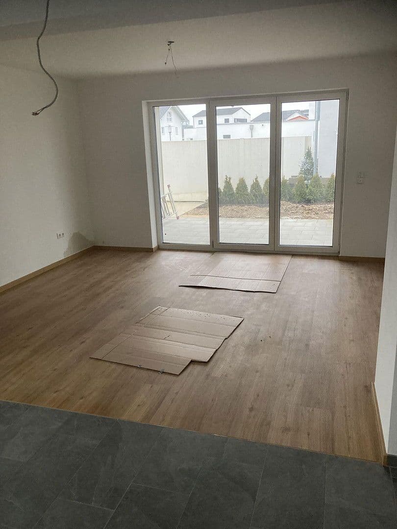 Pronájem domu 160 m², pozemek 450 m², Carlo schellemannstr 26B, Eggenfelden, Bavorsko Pronájem domu 160 m², pozemek 450 m², Carlo schellemannstr 26B, Eggenfelden, Bavorsko