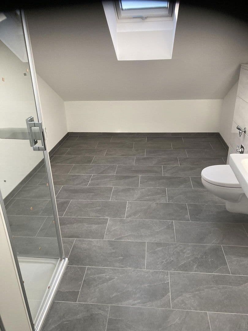 Pronájem domu 160 m², pozemek 450 m², Carlo schellemannstr 26B, Eggenfelden, Bavorsko Pronájem domu 160 m², pozemek 450 m², Carlo schellemannstr 26B, Eggenfelden, Bavorsko