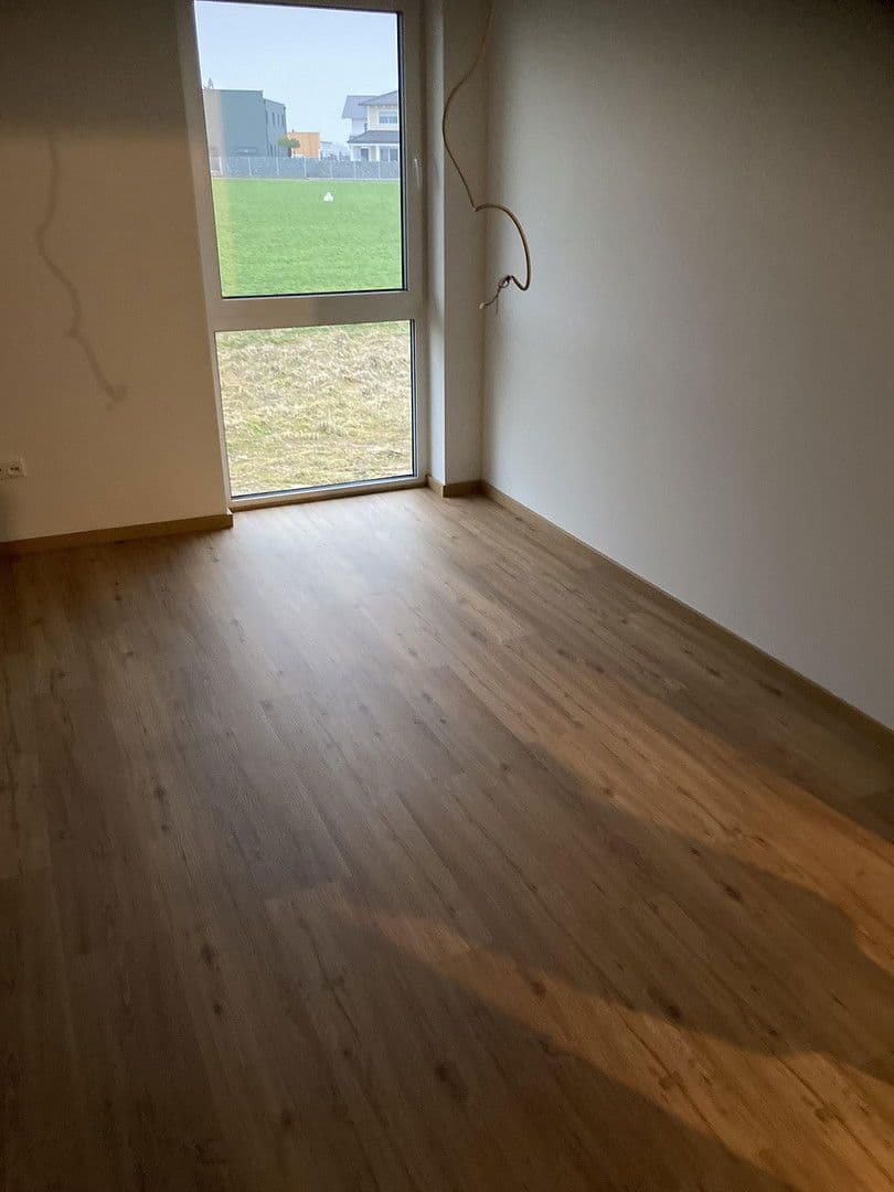 Pronájem domu 160 m², pozemek 450 m², Carlo schellemannstr 26B, Eggenfelden, Bavorsko Pronájem domu 160 m², pozemek 450 m², Carlo schellemannstr 26B, Eggenfelden, Bavorsko