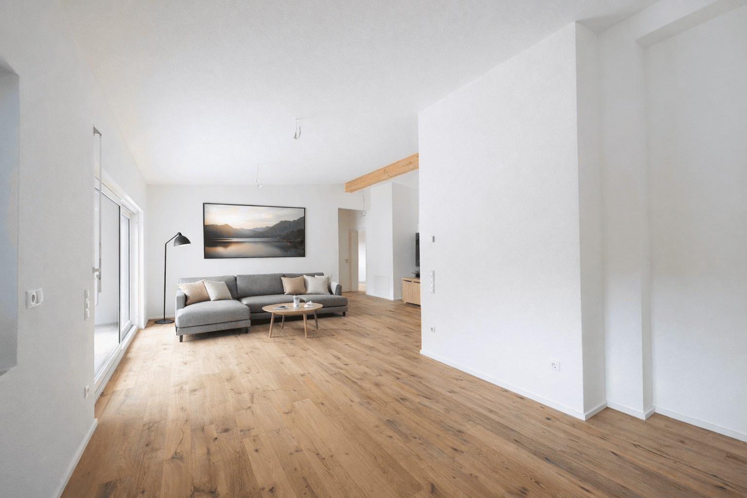 Pronájem bytu 3+1 97 m², Sulzbachstr. 50, Oberndorf am Neckar, Bádensko-Württembersko Pronájem bytu 3+1 97 m², Sulzbachstr. 50, Oberndorf am Neckar, Bádensko-Württembersko