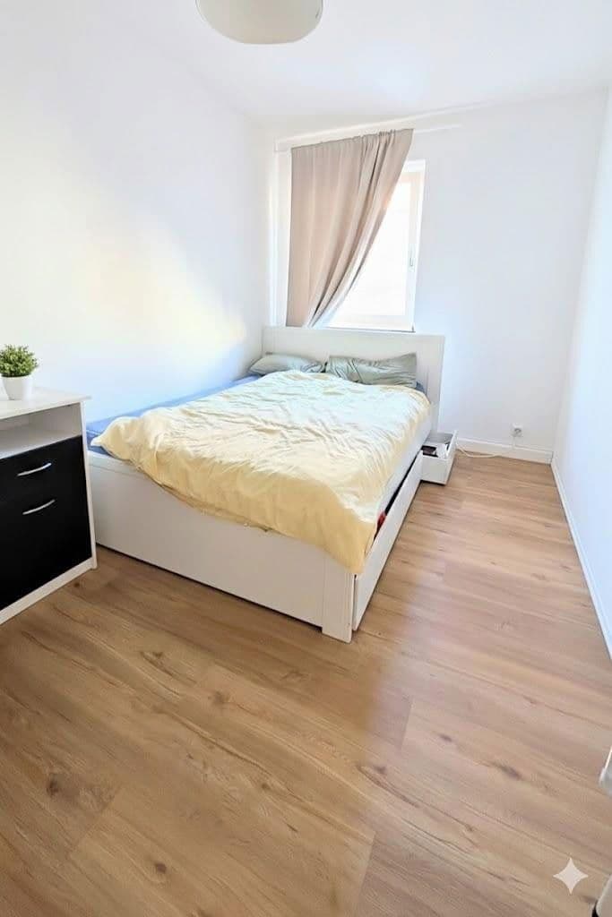 Pronájem bytu 3+1 68 m², Köln, Severní Porýní-Vestfálsko Pronájem bytu 3+1 68 m², Köln, Severní Porýní-Vestfálsko
