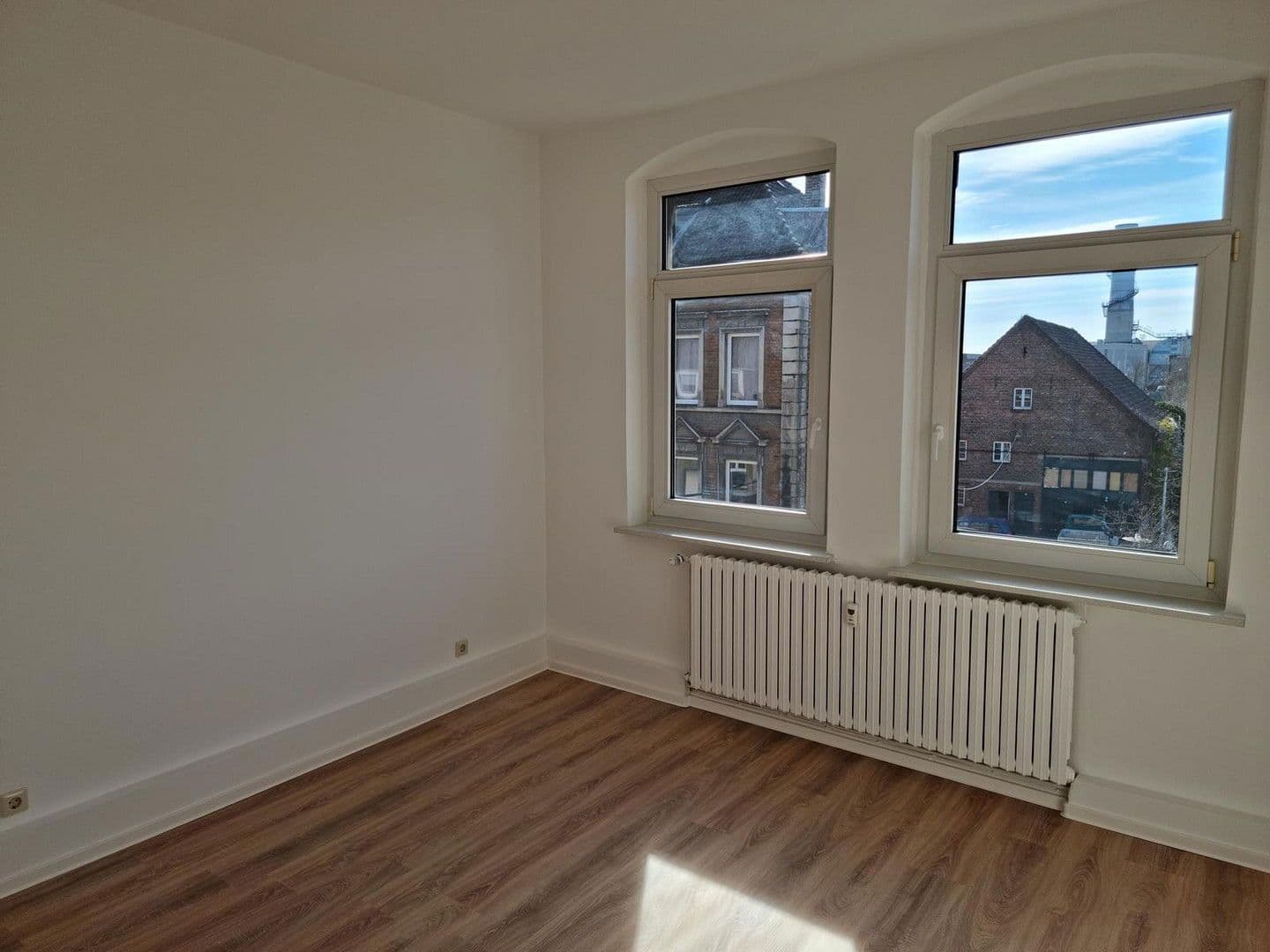 Pronájem bytu 3+1 63 m², Peine, Dolní Sasko Pronájem bytu 3+1 63 m², Peine, Dolní Sasko