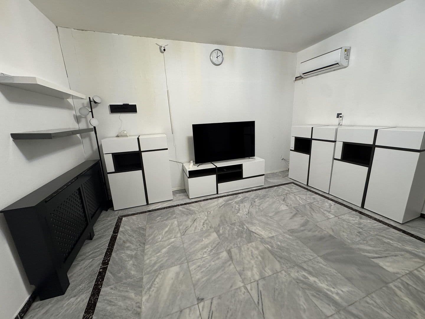 Pronájem bytu 3+1 90 m², Frankfurt am Main, Hessen Pronájem bytu 3+1 90 m², Frankfurt am Main, Hessen