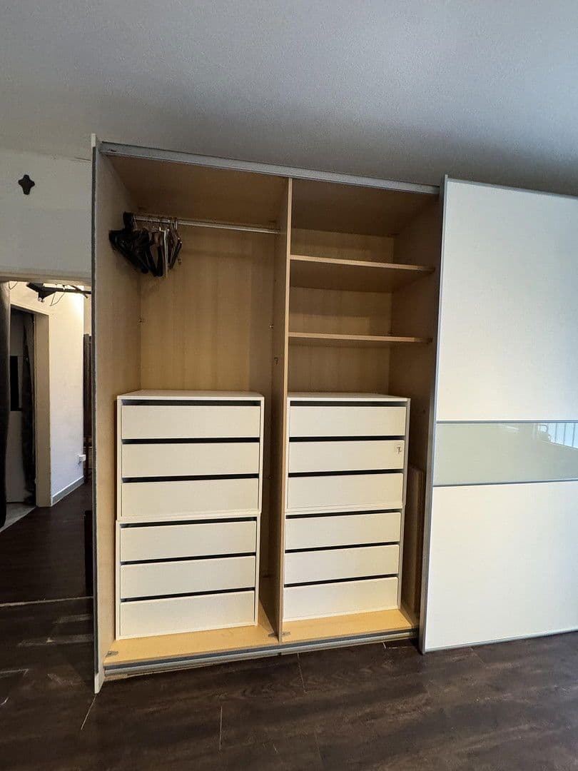 Pronájem bytu 3+1 90 m², Frankfurt am Main, Hessen Pronájem bytu 3+1 90 m², Frankfurt am Main, Hessen