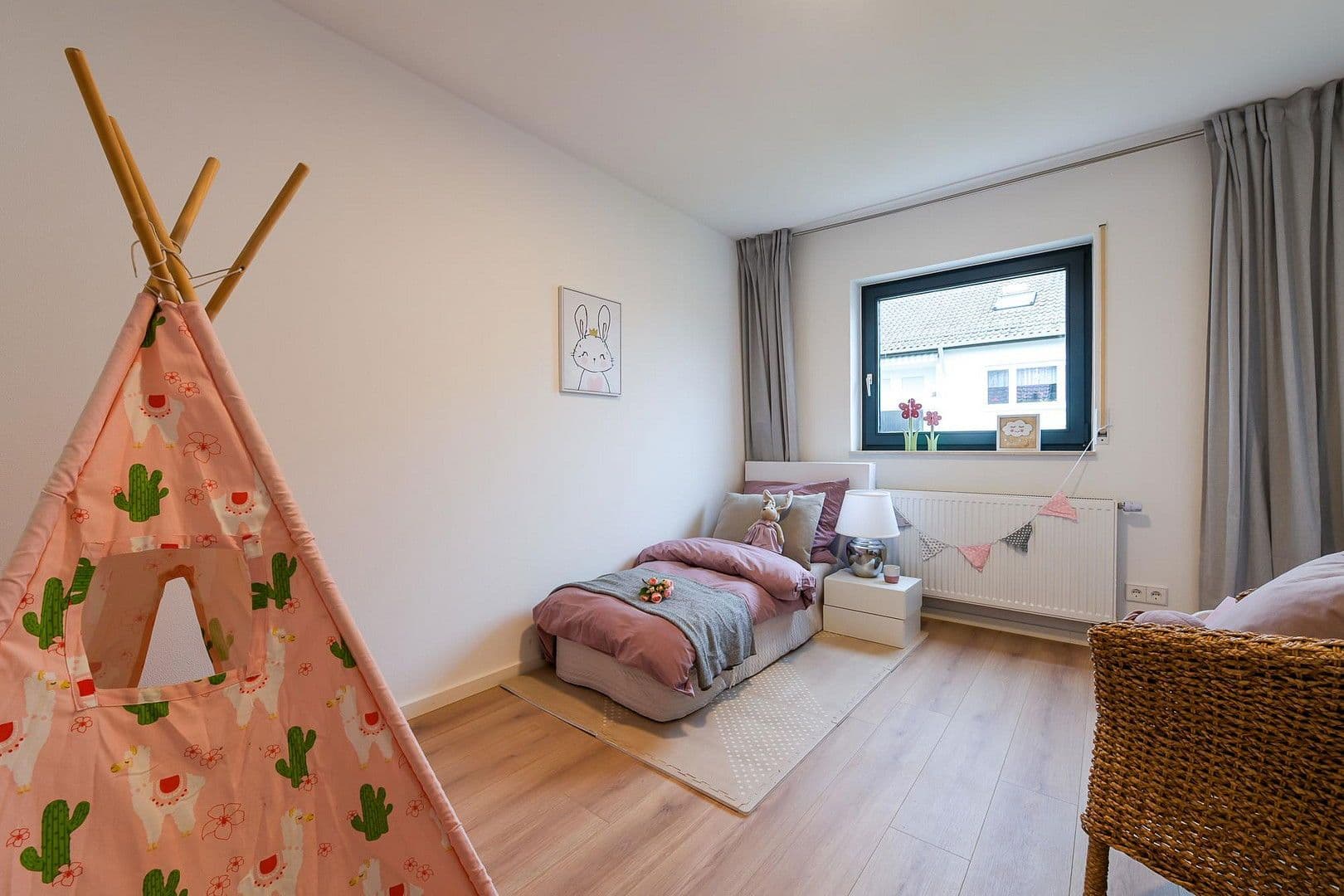 Prodej domu 161 m², pozemek 216 m², Bad Friedrichshall, Bádensko-Württembersko Prodej domu 161 m², pozemek 216 m², Bad Friedrichshall, Bádensko-Württembersko