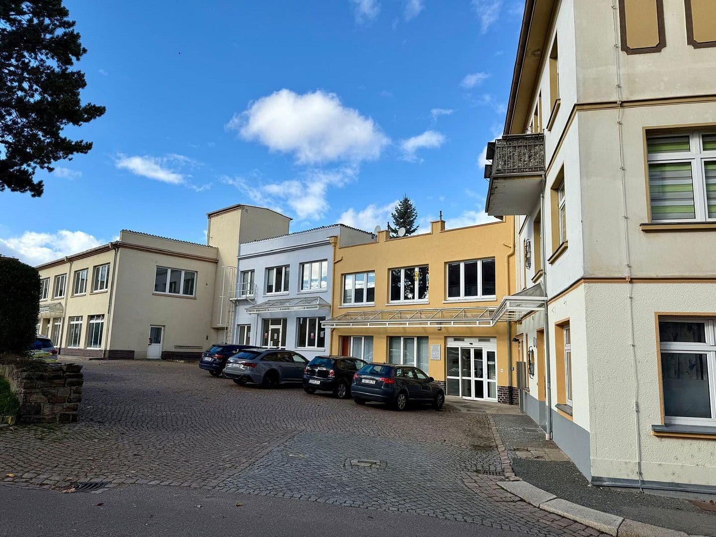 Pronájem bytu 5+1 107 m², Chemnitzer Str. 72, Meerane, Sasko Pronájem bytu 5+1 107 m², Chemnitzer Str. 72, Meerane, Sasko