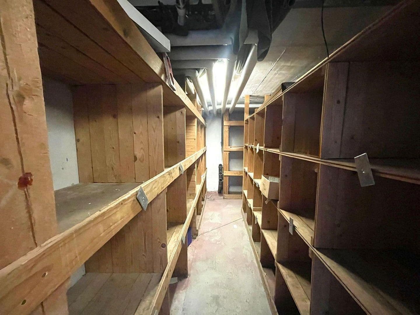 Pronájem nebytového prostoru 105 m², Brettergartenstraße 57, Nürnberg, Bavorsko Pronájem nebytového prostoru 105 m², Brettergartenstraße 57, Nürnberg, Bavorsko