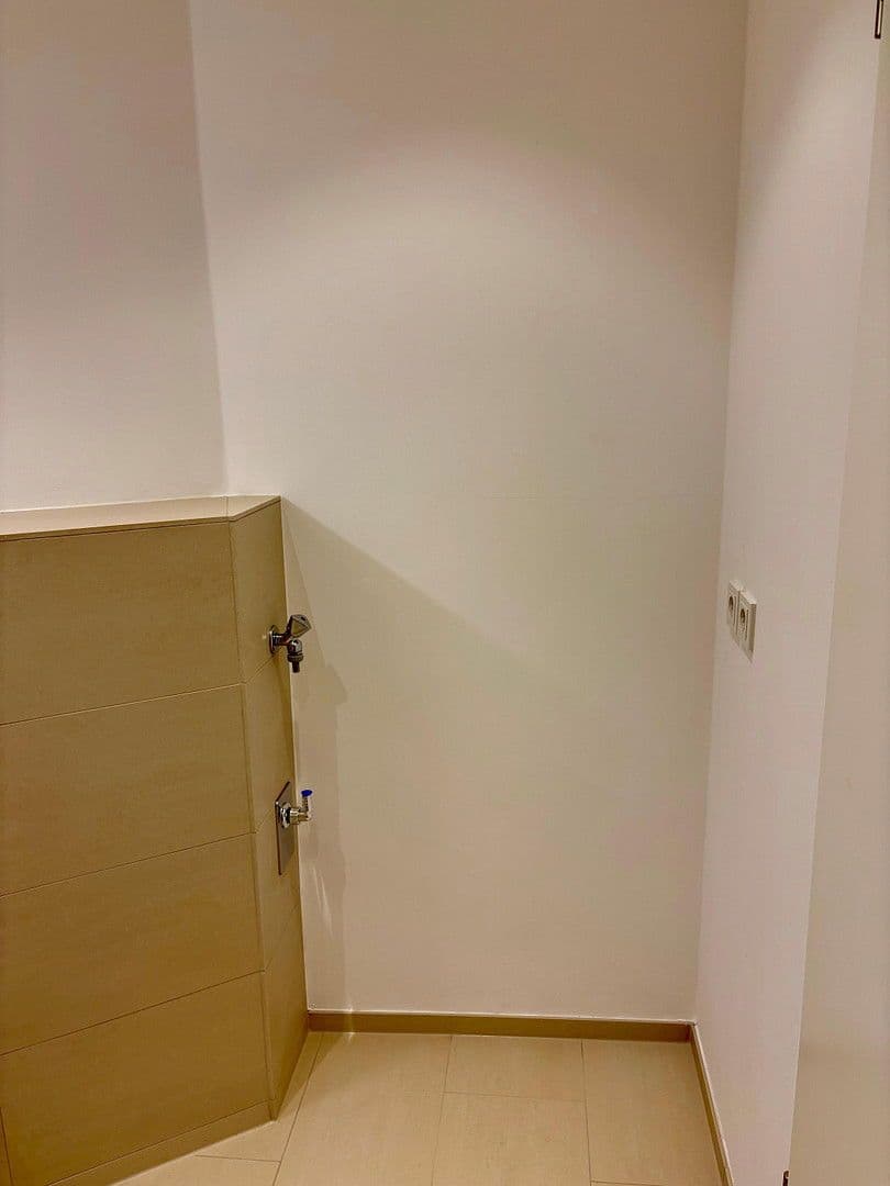 Pronájem bytu 3+1 74 m², Rinckartstraße 5, Leipzig, Sasko Pronájem bytu 3+1 74 m², Rinckartstraße 5, Leipzig, Sasko