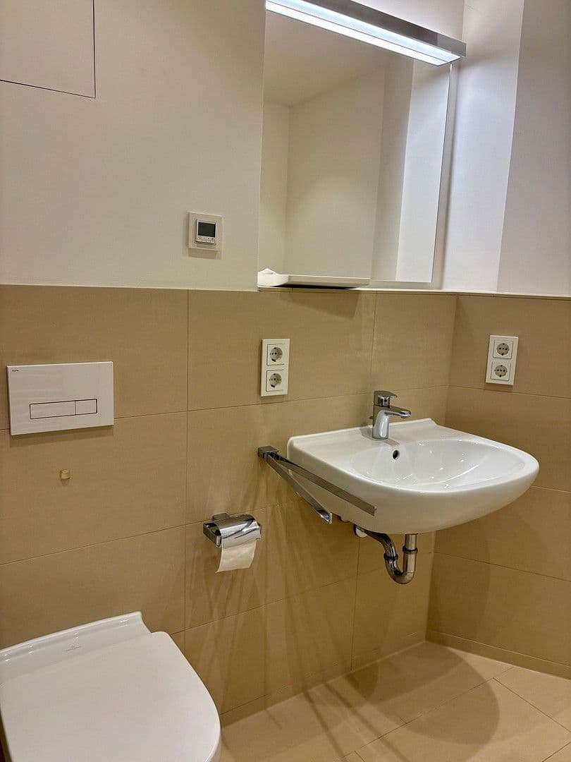 Pronájem bytu 3+1 74 m², Rinckartstraße 5, Leipzig, Sasko Pronájem bytu 3+1 74 m², Rinckartstraße 5, Leipzig, Sasko