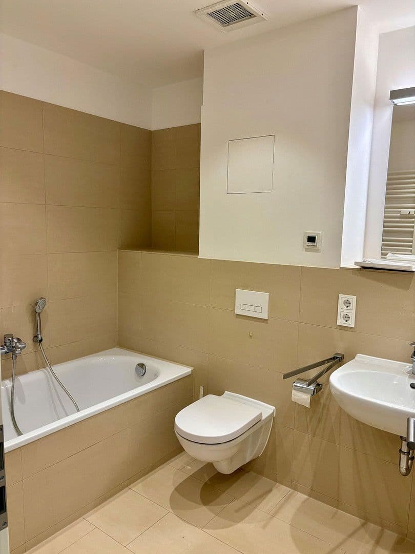 Pronájem bytu 3+1 74 m², Rinckartstraße 5, Leipzig, Sasko Pronájem bytu 3+1 74 m², Rinckartstraße 5, Leipzig, Sasko