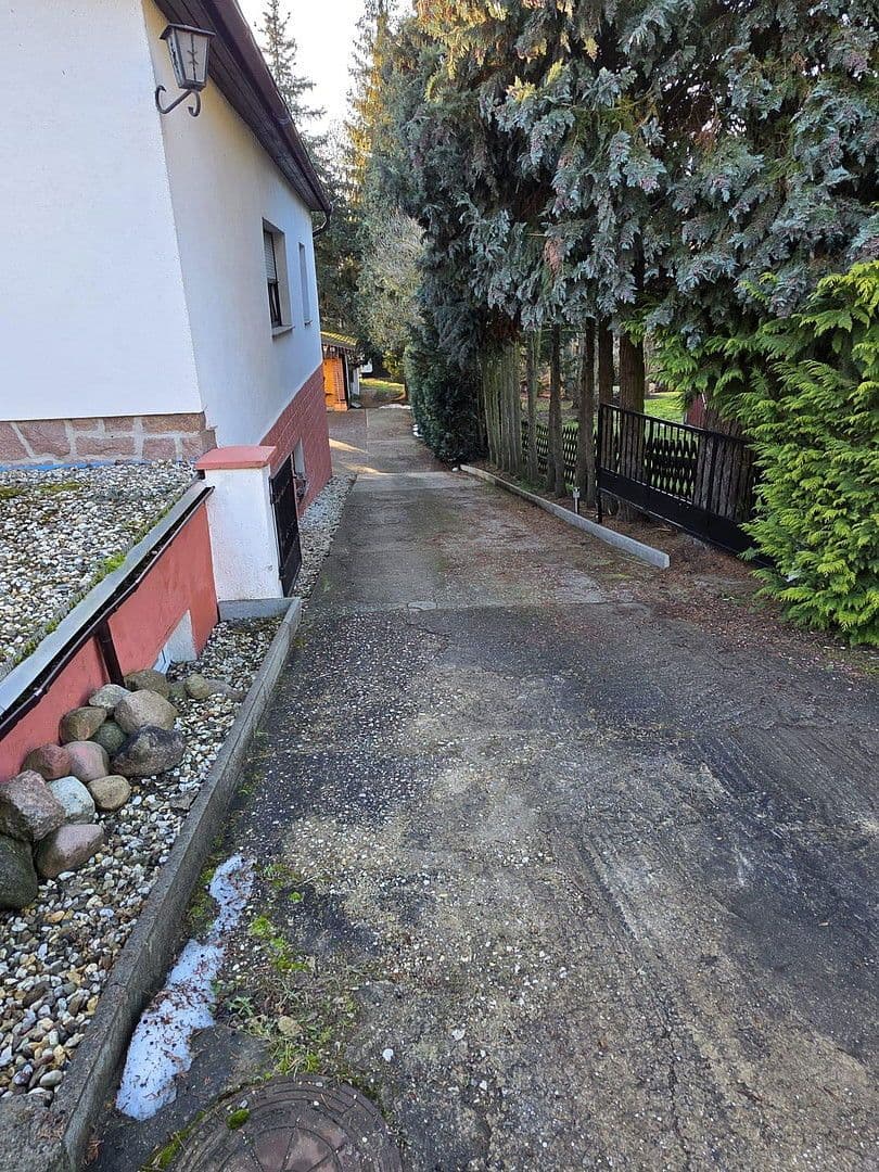 Prodej domu 144 m², pozemek 2.200 m², Petersberg, Sasko-Anhaltsko Prodej domu 144 m², pozemek 2.200 m², Petersberg, Sasko-Anhaltsko