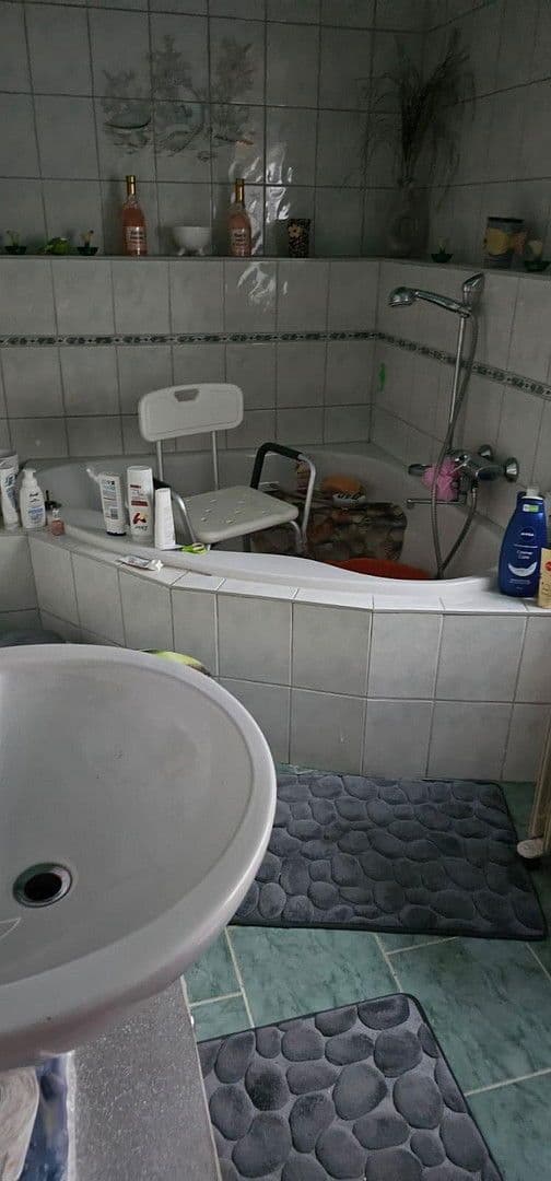 Prodej domu 144 m², pozemek 2.200 m², Petersberg, Sasko-Anhaltsko Prodej domu 144 m², pozemek 2.200 m², Petersberg, Sasko-Anhaltsko