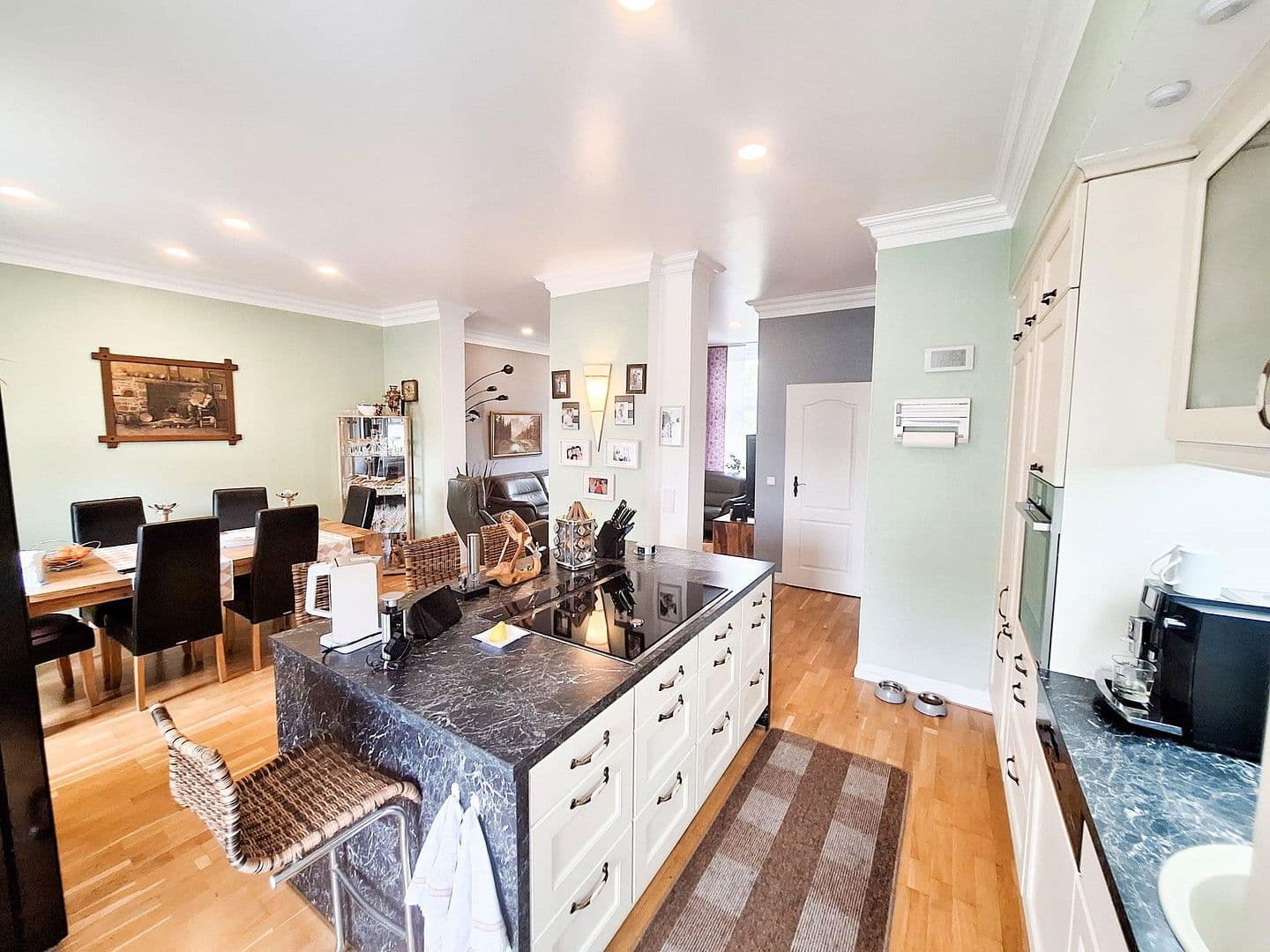 Prodej domu 204 m², pozemek 495 m², Krefeld, Severní Porýní-Vestfálsko Prodej domu 204 m², pozemek 495 m², Krefeld, Severní Porýní-Vestfálsko