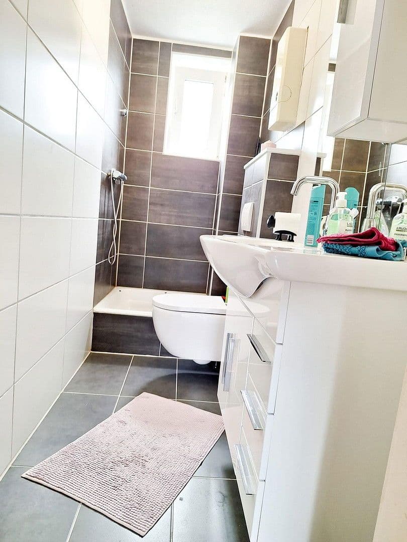 Prodej domu 204 m², pozemek 495 m², Krefeld, Severní Porýní-Vestfálsko Prodej domu 204 m², pozemek 495 m², Krefeld, Severní Porýní-Vestfálsko