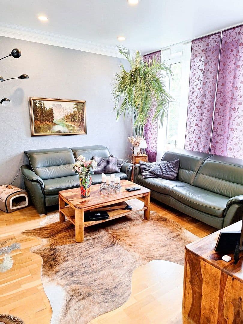 Prodej domu 204 m², pozemek 495 m², Krefeld, Severní Porýní-Vestfálsko Prodej domu 204 m², pozemek 495 m², Krefeld, Severní Porýní-Vestfálsko