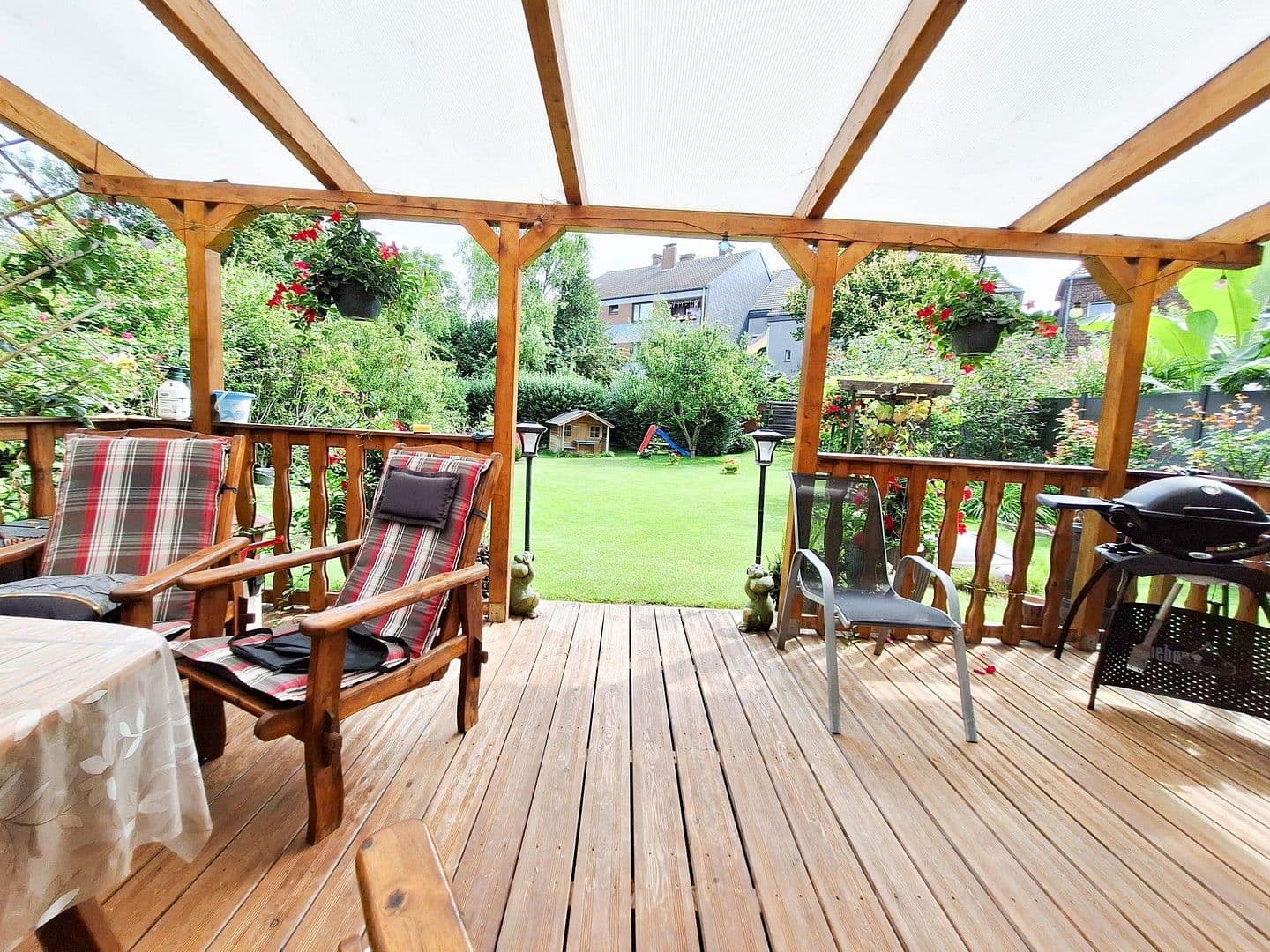 Prodej domu 204 m², pozemek 495 m², Krefeld, Severní Porýní-Vestfálsko Prodej domu 204 m², pozemek 495 m², Krefeld, Severní Porýní-Vestfálsko