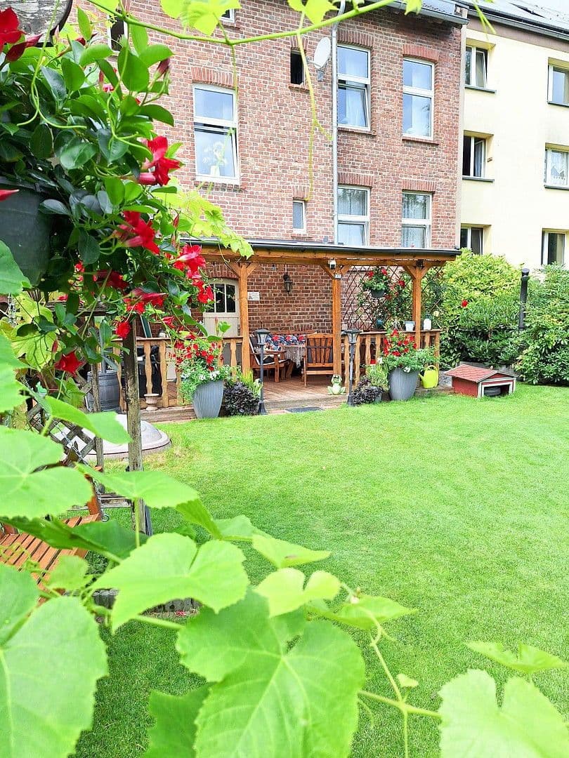 Prodej domu 204 m², pozemek 495 m², Krefeld, Severní Porýní-Vestfálsko Prodej domu 204 m², pozemek 495 m², Krefeld, Severní Porýní-Vestfálsko