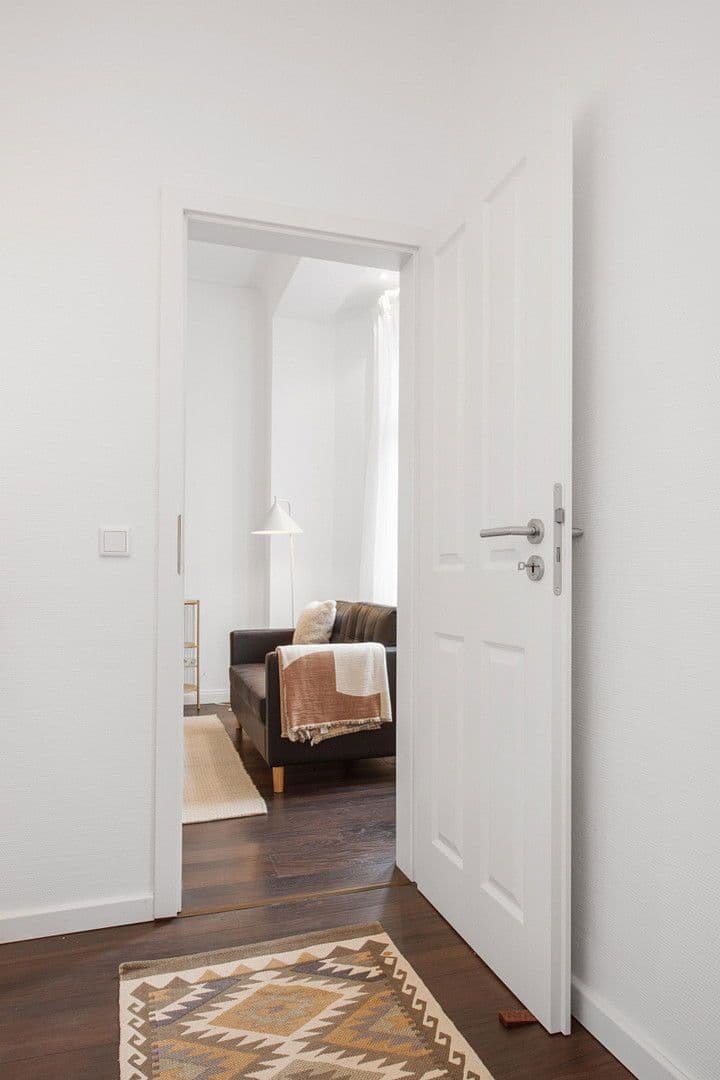 Prodej bytu 1+1 32 m², Düsseldorf, Severní Porýní-Vestfálsko Prodej bytu 1+1 32 m², Düsseldorf, Severní Porýní-Vestfálsko