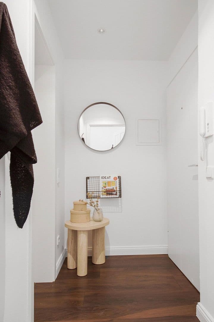 Prodej bytu 1+1 32 m², Düsseldorf, Severní Porýní-Vestfálsko Prodej bytu 1+1 32 m², Düsseldorf, Severní Porýní-Vestfálsko