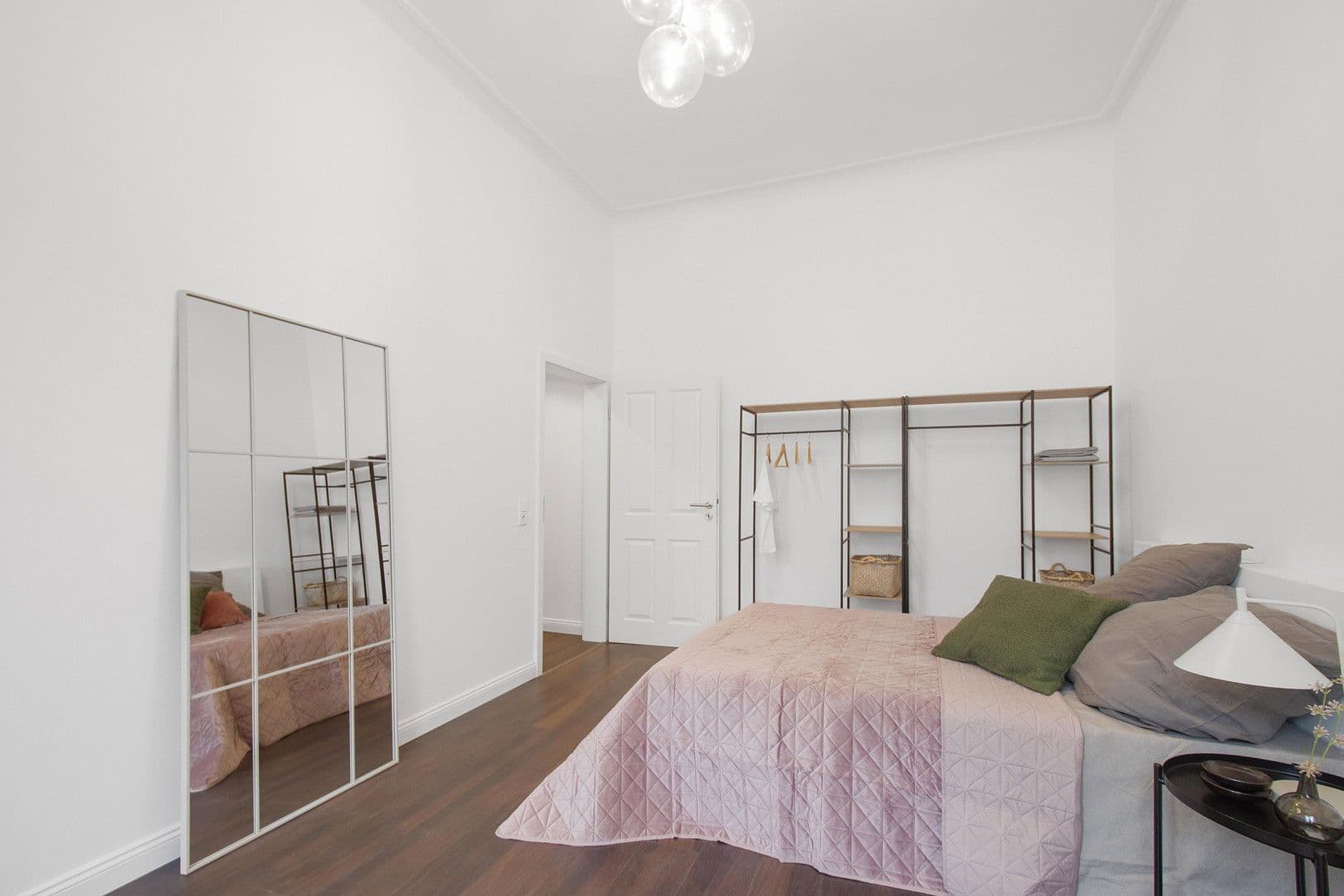 Prodej bytu 1+1 32 m², Düsseldorf, Severní Porýní-Vestfálsko Prodej bytu 1+1 32 m², Düsseldorf, Severní Porýní-Vestfálsko