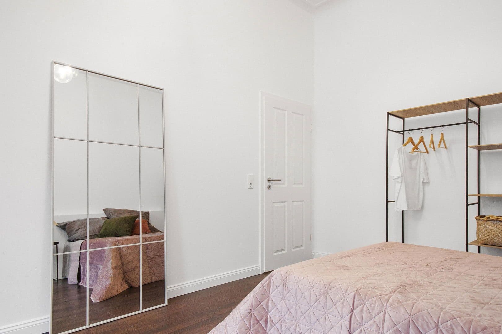 Prodej bytu 1+1 32 m², Düsseldorf, Severní Porýní-Vestfálsko Prodej bytu 1+1 32 m², Düsseldorf, Severní Porýní-Vestfálsko