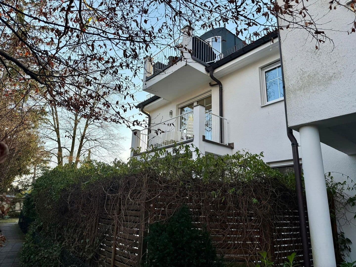 Prodej bytu 3+1 83 m², Oberhachingerstr. 17, Grünwald, Bavorsko Prodej bytu 3+1 83 m², Oberhachingerstr. 17, Grünwald, Bavorsko