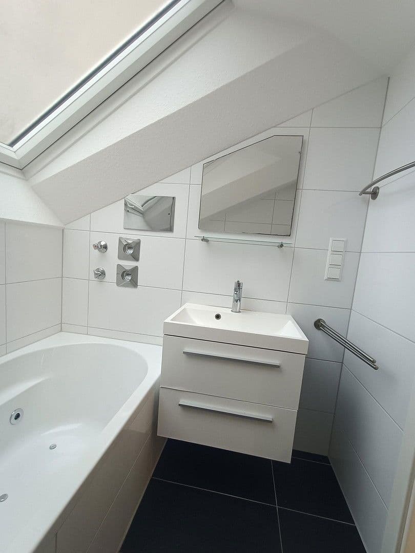 Pronájem bytu 2+1 51 m², Balinger Str. 12, Leonberg, Bádensko-Württembersko Pronájem bytu 2+1 51 m², Balinger Str. 12, Leonberg, Bádensko-Württembersko