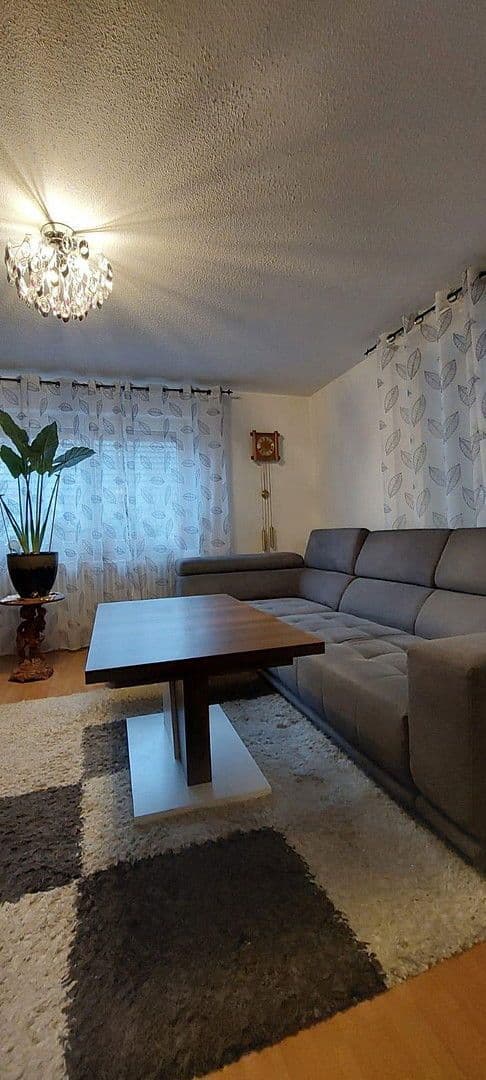 Pronájem bytu 3+1 86 m², Tulpenweg 5, Friesenheim, Bádensko-Württembersko Pronájem bytu 3+1 86 m², Tulpenweg 5, Friesenheim, Bádensko-Württembersko