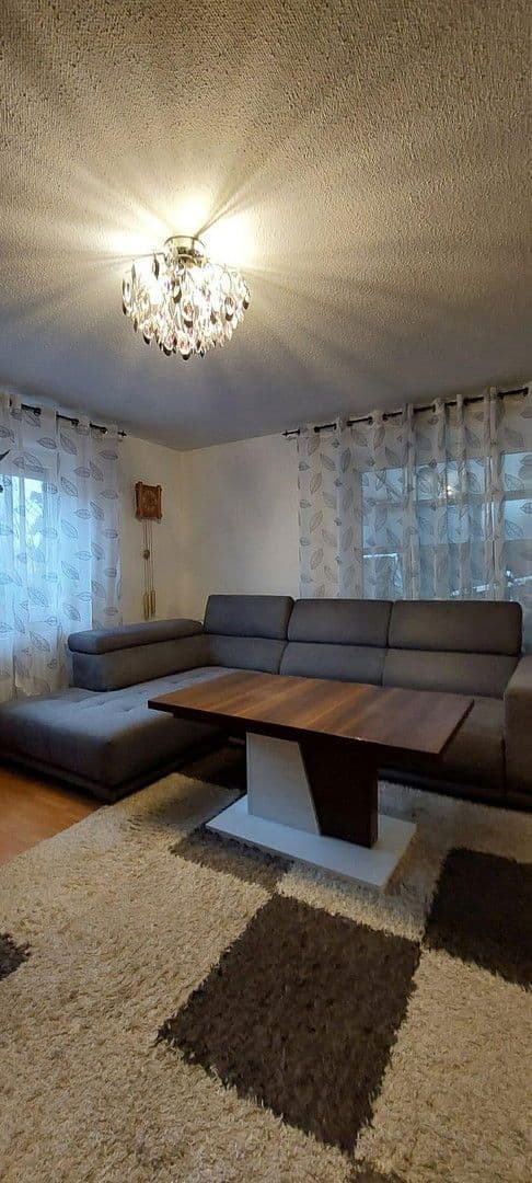 Pronájem bytu 3+1 86 m², Tulpenweg 5, Friesenheim, Bádensko-Württembersko Pronájem bytu 3+1 86 m², Tulpenweg 5, Friesenheim, Bádensko-Württembersko