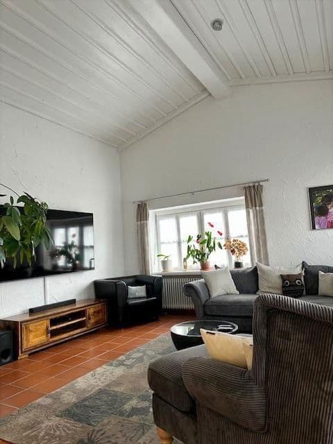 Prodej domu 274 m², pozemek 679 m², Nandlstadt, Bavorsko Prodej domu 274 m², pozemek 679 m², Nandlstadt, Bavorsko