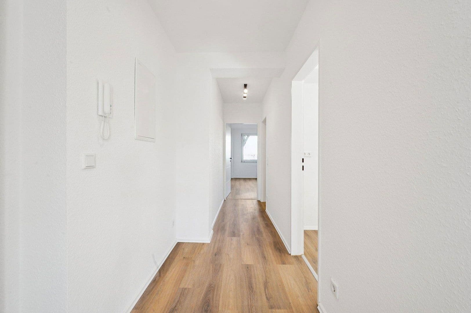 Prodej bytu 2+1 57 m², Düsseldorf, Severní Porýní-Vestfálsko Prodej bytu 2+1 57 m², Düsseldorf, Severní Porýní-Vestfálsko