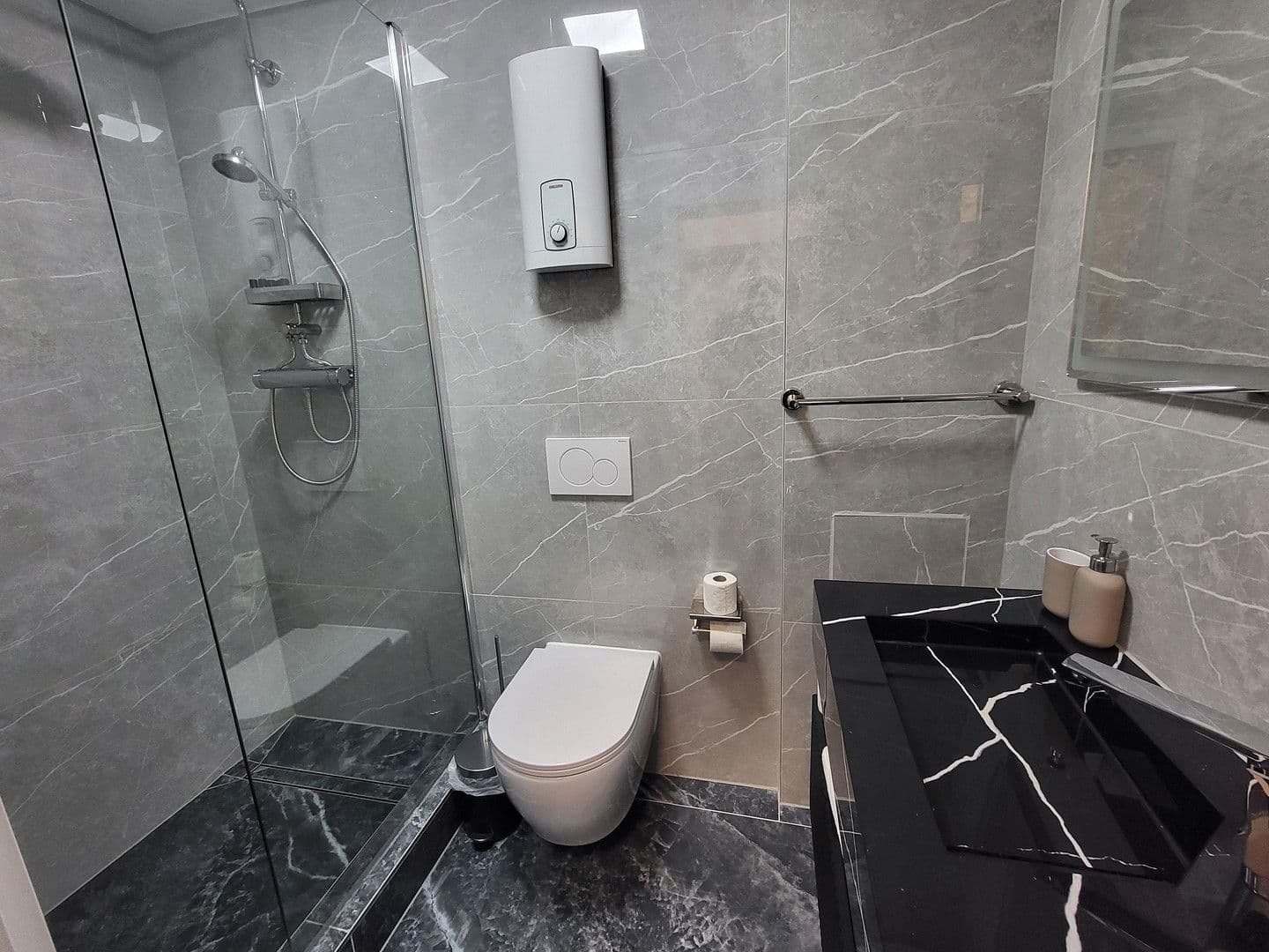 Pronájem bytu 2+1 36 m², Bonn, Severní Porýní-Vestfálsko Pronájem bytu 2+1 36 m², Bonn, Severní Porýní-Vestfálsko