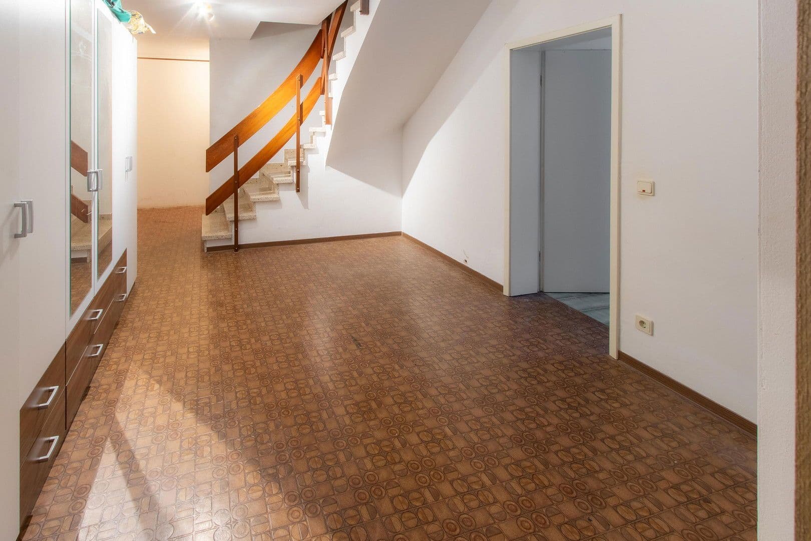 Prodej domu 138 m², pozemek 762 m², Nauort, Porýní-Falc Prodej domu 138 m², pozemek 762 m², Nauort, Porýní-Falc