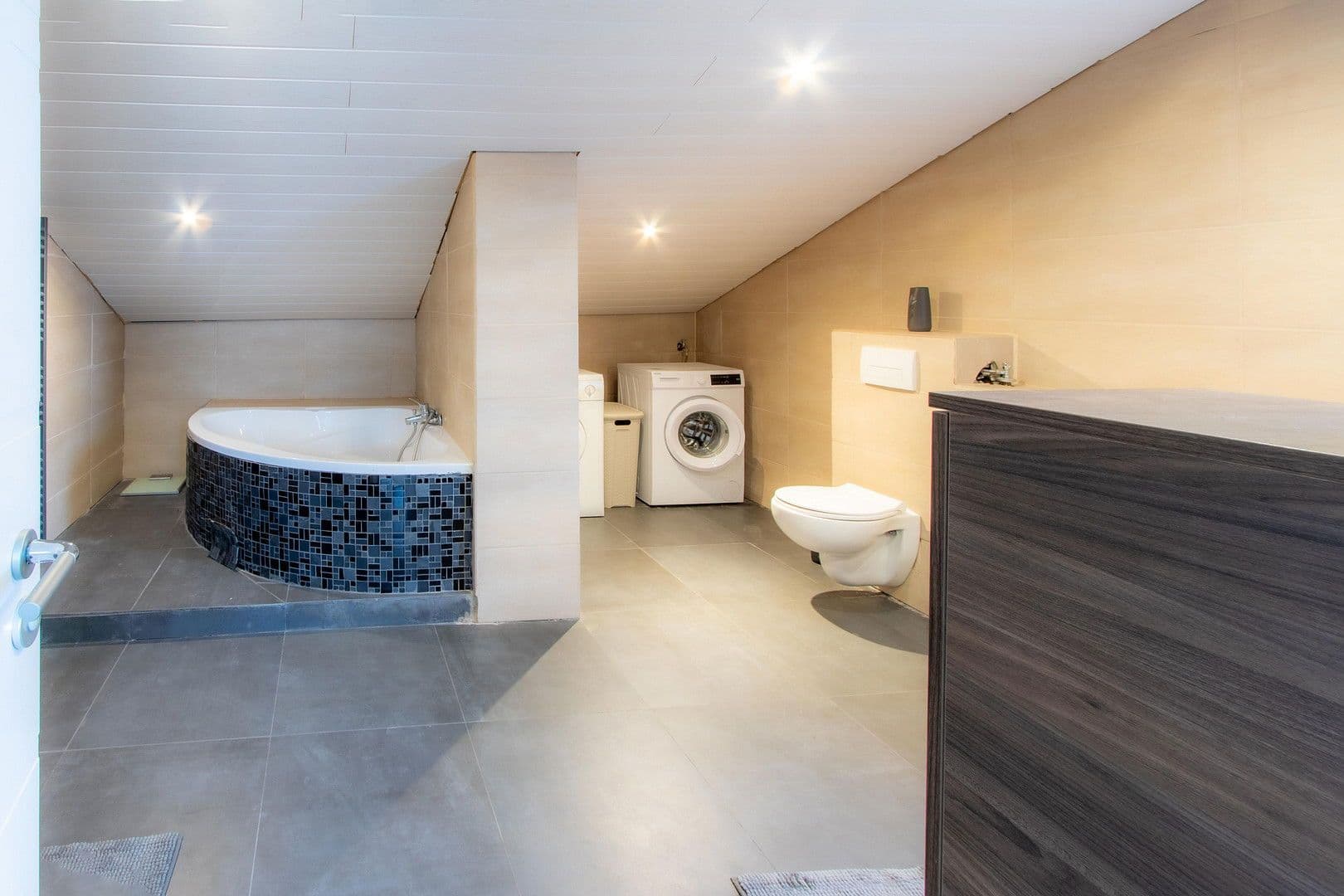 Prodej domu 138 m², pozemek 762 m², Nauort, Porýní-Falc Prodej domu 138 m², pozemek 762 m², Nauort, Porýní-Falc