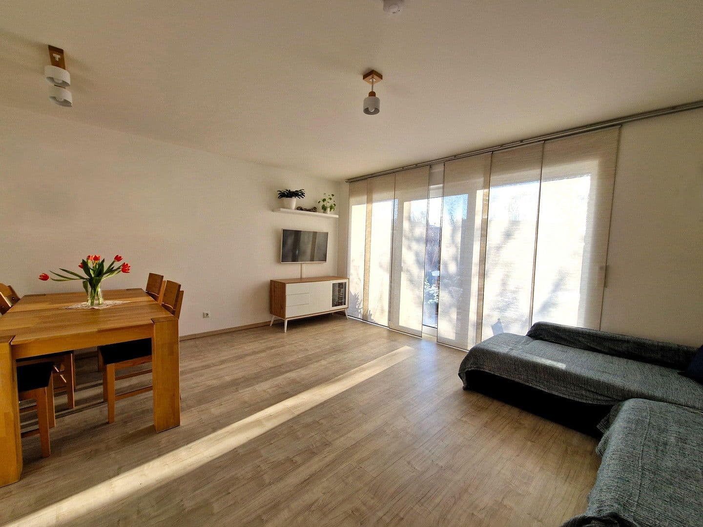 Prodej domu 153 m², pozemek 183 m², Berlin, Berlín Prodej domu 153 m², pozemek 183 m², Berlin, Berlín