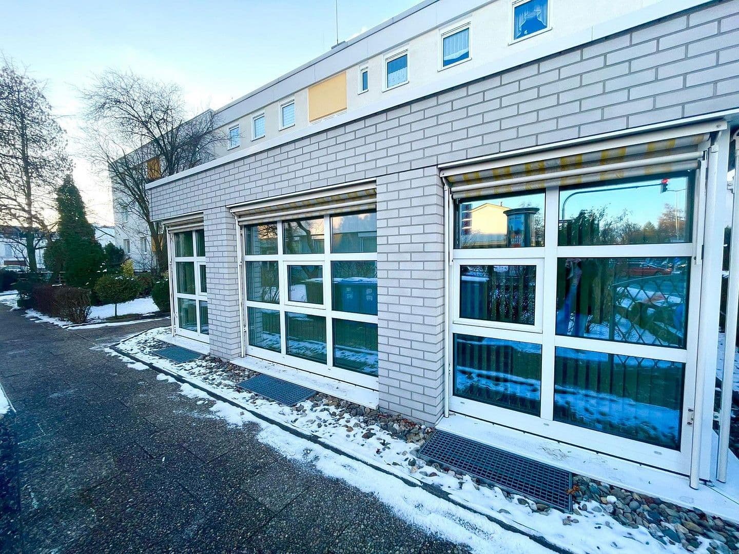 Pronájem kanceláře 155 m², Brettergartenstraße 57, Nürnberg, Bavorsko Pronájem kanceláře 155 m², Brettergartenstraße 57, Nürnberg, Bavorsko