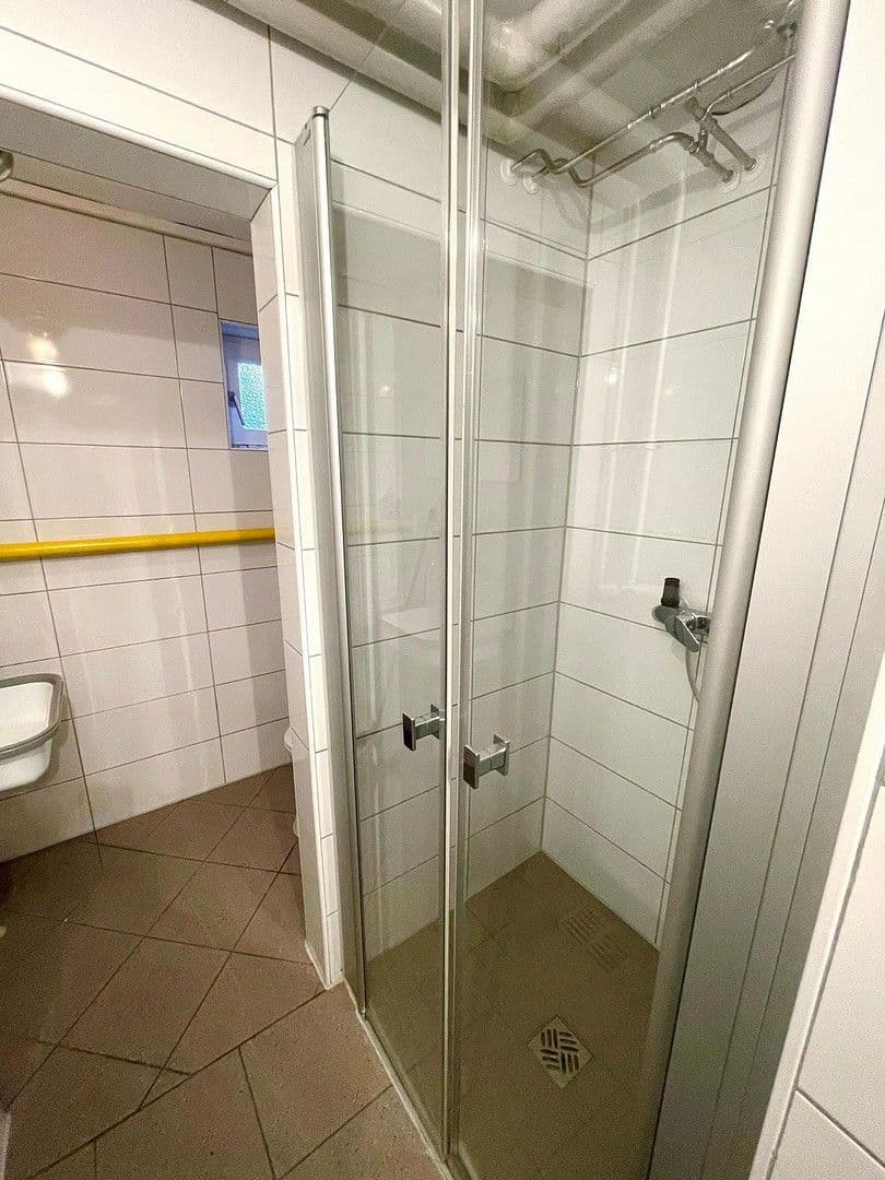 Pronájem kanceláře 155 m², Brettergartenstraße 57, Nürnberg, Bavorsko Pronájem kanceláře 155 m², Brettergartenstraße 57, Nürnberg, Bavorsko