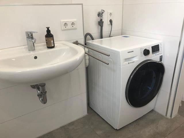 Pronájem bytu 2+1 49 m², Rathausufer 18, Düsseldorf, Severní Porýní-Vestfálsko Pronájem bytu 2+1 49 m², Rathausufer 18, Düsseldorf, Severní Porýní-Vestfálsko