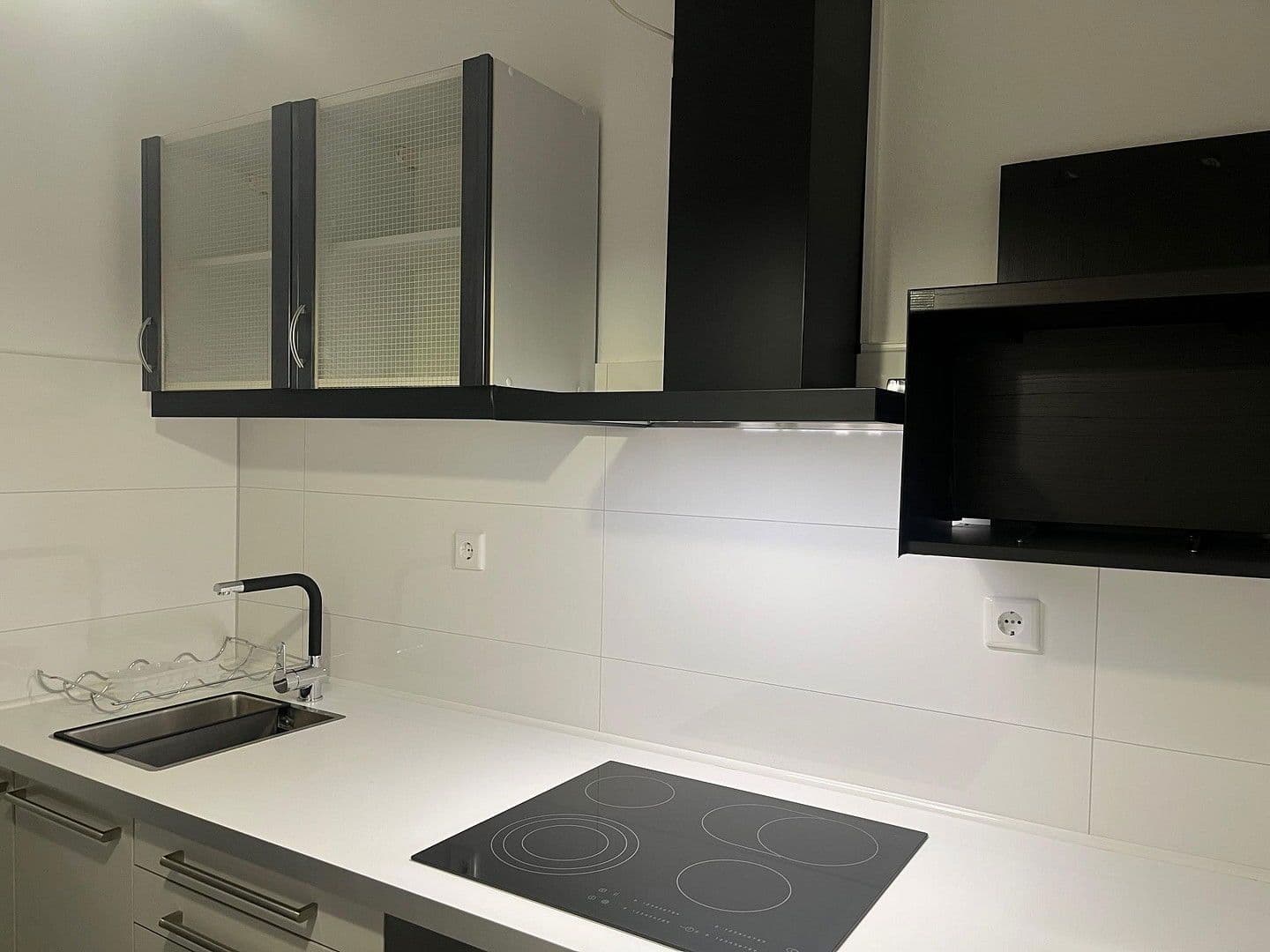 Pronájem bytu 2+1 49 m², Rathausufer 18, Düsseldorf, Severní Porýní-Vestfálsko Pronájem bytu 2+1 49 m², Rathausufer 18, Düsseldorf, Severní Porýní-Vestfálsko