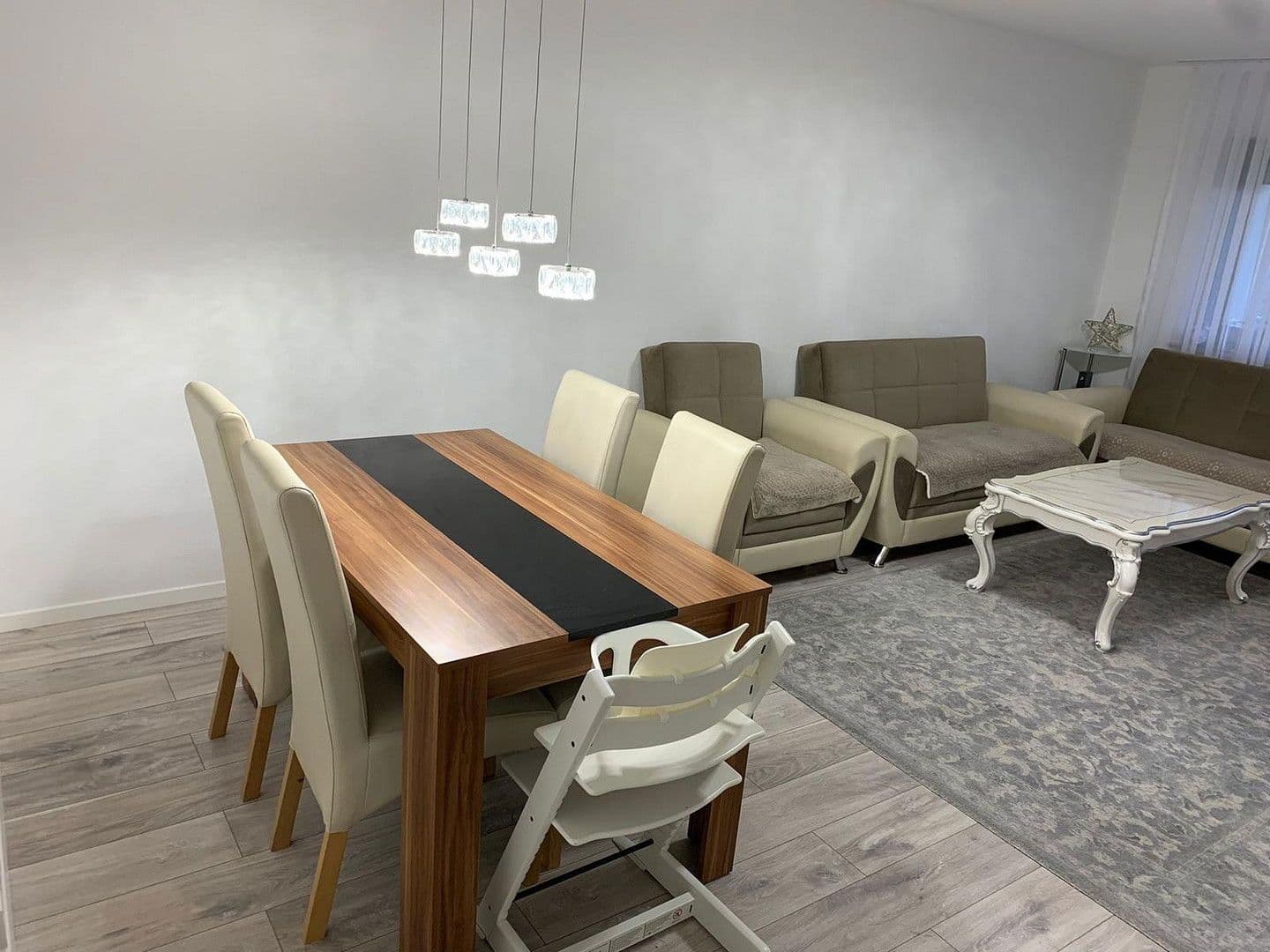 Pronájem bytu 3+kk 98 m², Leonberg, Bádensko-Württembersko Pronájem bytu 3+kk 98 m², Leonberg, Bádensko-Württembersko