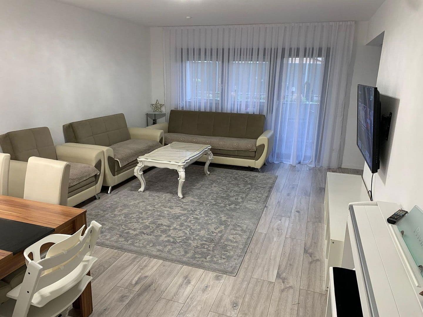 Pronájem bytu 3+kk 98 m², Leonberg, Bádensko-Württembersko Pronájem bytu 3+kk 98 m², Leonberg, Bádensko-Württembersko