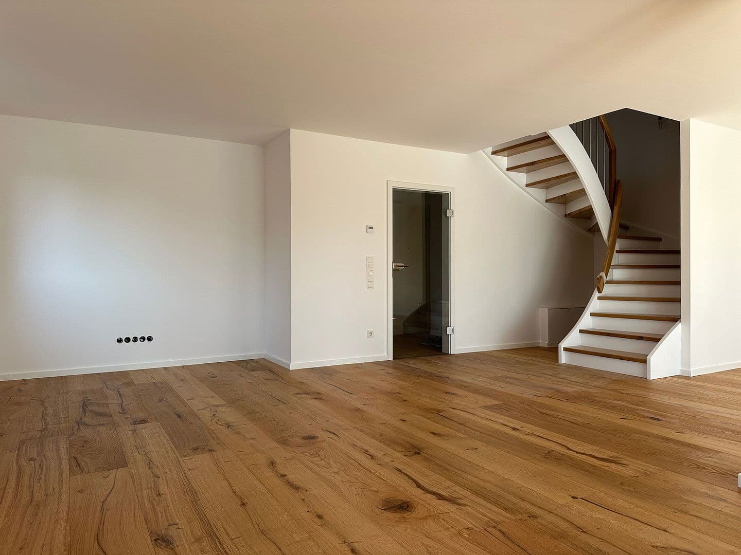 Prodej bytu 3+1 106 m², Buchenstraße 39, Düsseldorf, Severní Porýní-Vestfálsko Prodej bytu 3+1 106 m², Buchenstraße 39, Düsseldorf, Severní Porýní-Vestfálsko