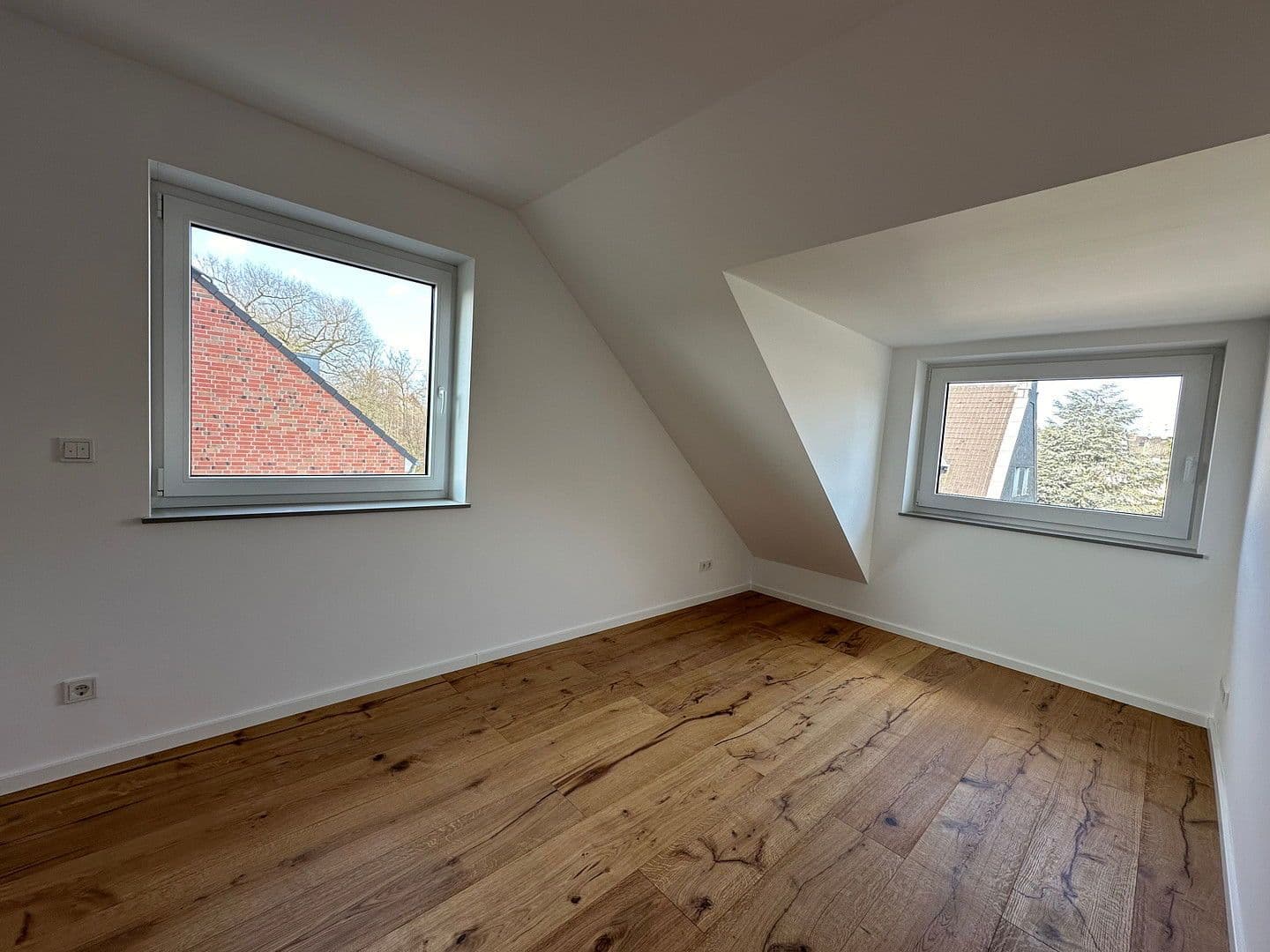 Prodej bytu 3+1 106 m², Buchenstraße 39, Düsseldorf, Severní Porýní-Vestfálsko Prodej bytu 3+1 106 m², Buchenstraße 39, Düsseldorf, Severní Porýní-Vestfálsko