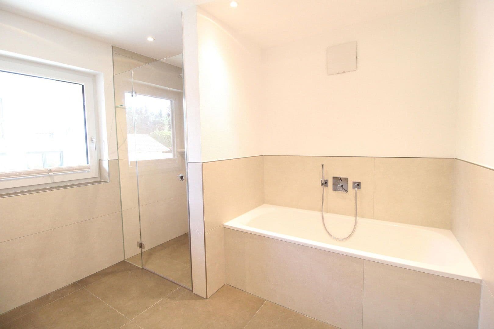 Pronájem domu 172 m², pozemek 330 m², Egling-Deining, Bavorsko Pronájem domu 172 m², pozemek 330 m², Egling-Deining, Bavorsko