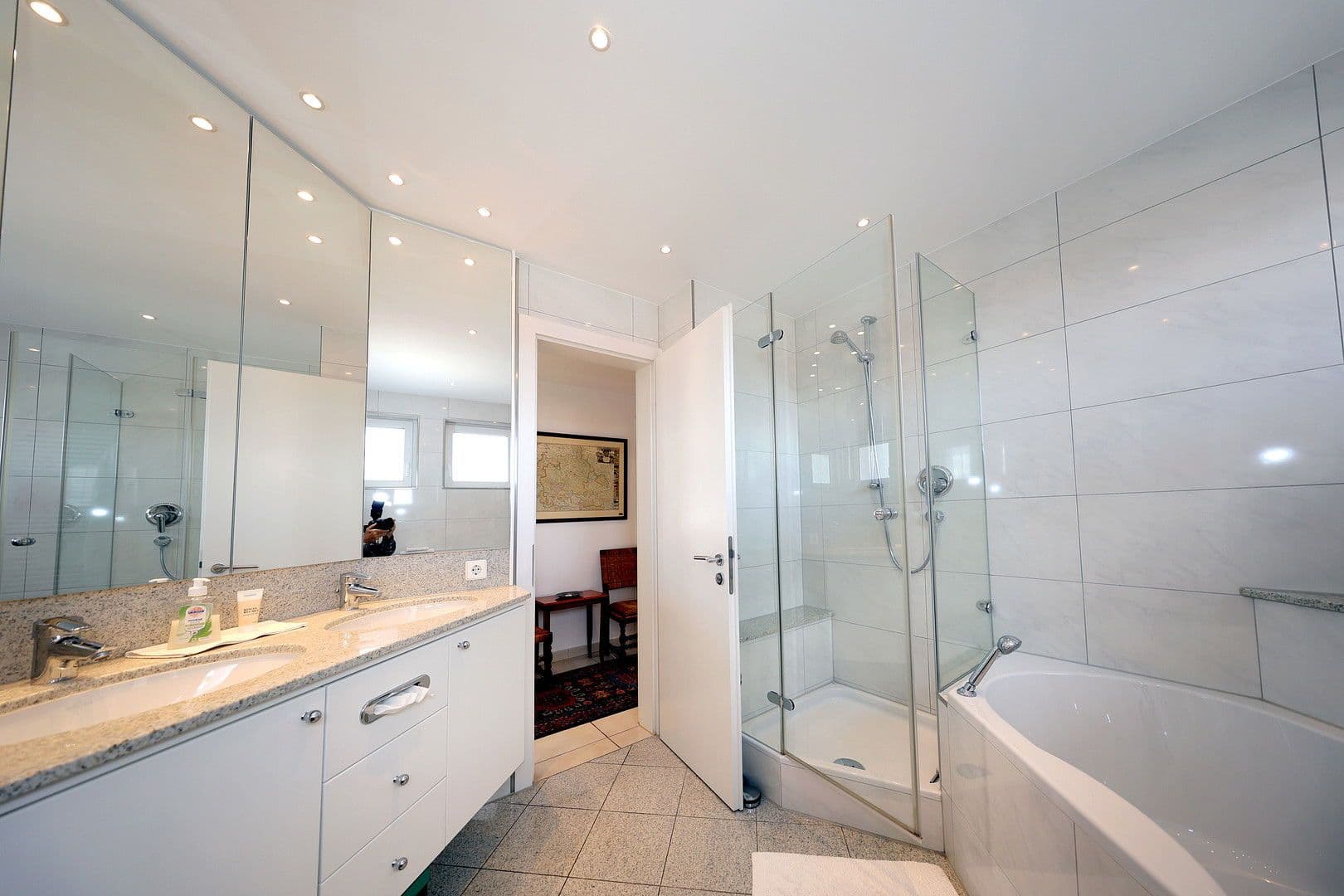 Pronájem bytu 4+kk 110 m², Leinfelden-Echterdingen, Bádensko-Württembersko Pronájem bytu 4+kk 110 m², Leinfelden-Echterdingen, Bádensko-Württembersko