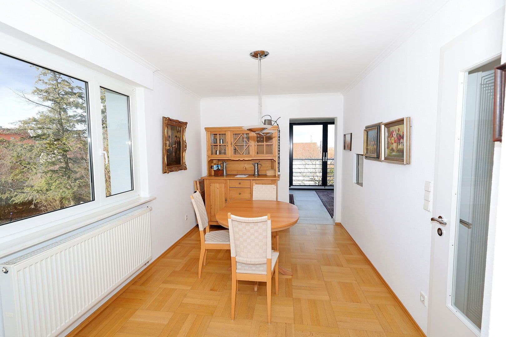 Pronájem bytu 4+kk 110 m², Leinfelden-Echterdingen, Bádensko-Württembersko Pronájem bytu 4+kk 110 m², Leinfelden-Echterdingen, Bádensko-Württembersko