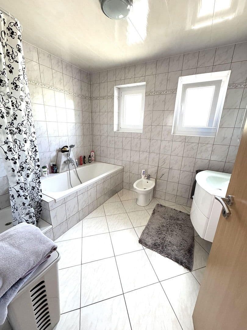 Prodej domu 190 m², pozemek 876 m², Wellendingen, Bádensko-Württembersko Prodej domu 190 m², pozemek 876 m², Wellendingen, Bádensko-Württembersko